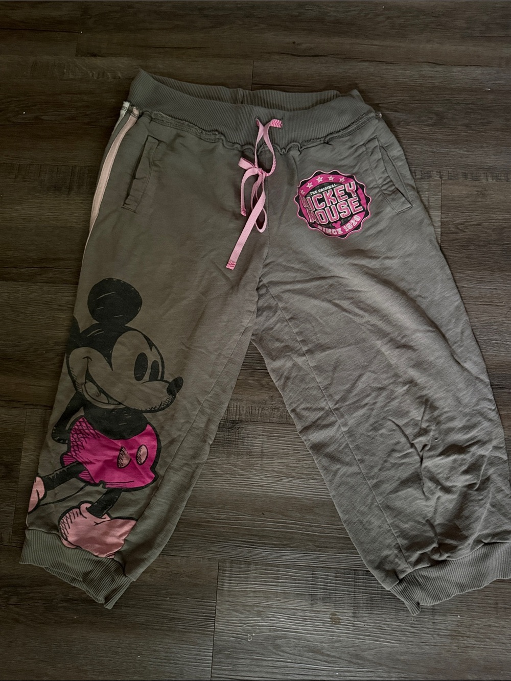 minny mouse capris